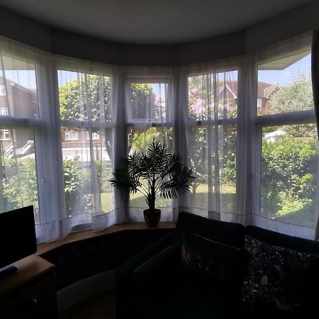 William Morris, Spacious Ground Floor Lux Double Bedroom Bexhill-on-Sea Екстериор снимка